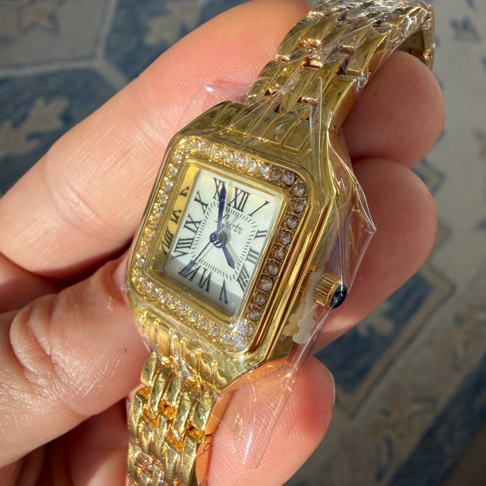 Panthere Classic Gold Crystal Stainless Steel Gold Watch - Picture 17 of 17